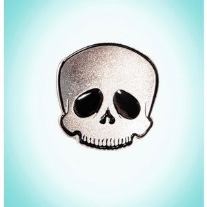 Skull clip / brooch by Deadly Dames NWOT